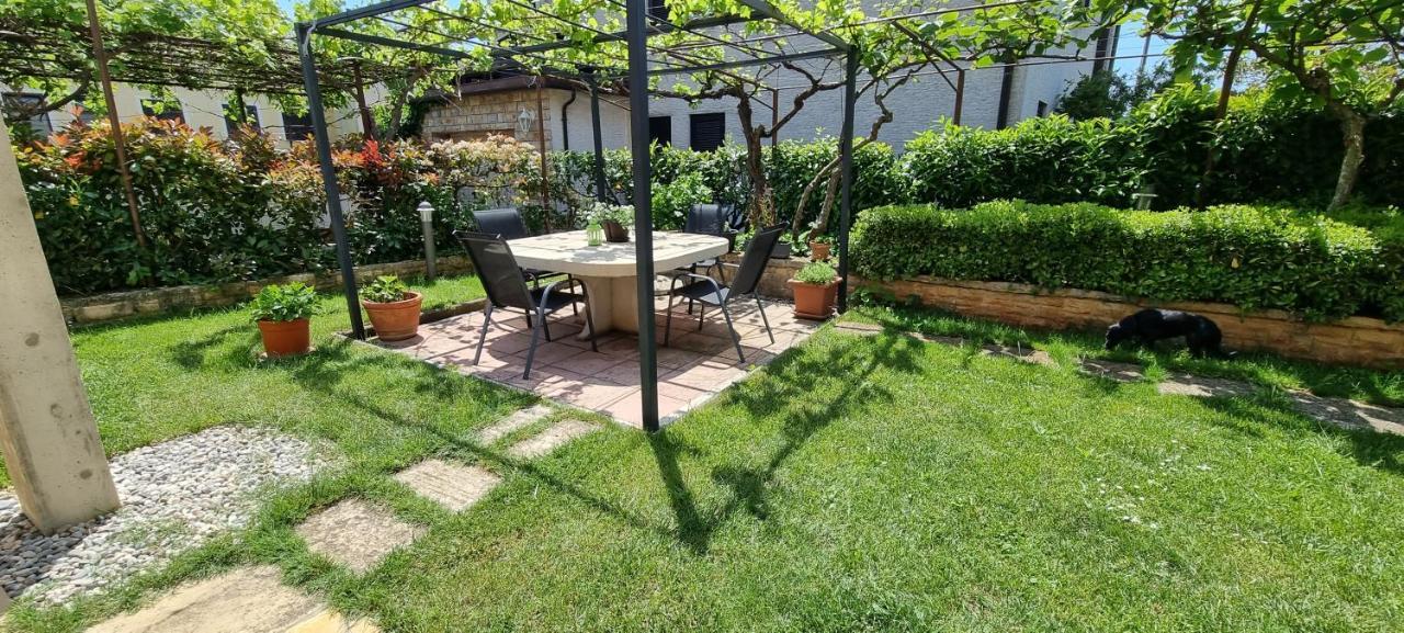 App Maria 1 Apartment Zambratija  Exterior photo